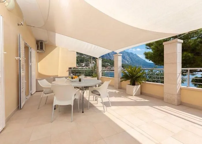Apartments By The Sea Podgora - Makarska - 6780 *
